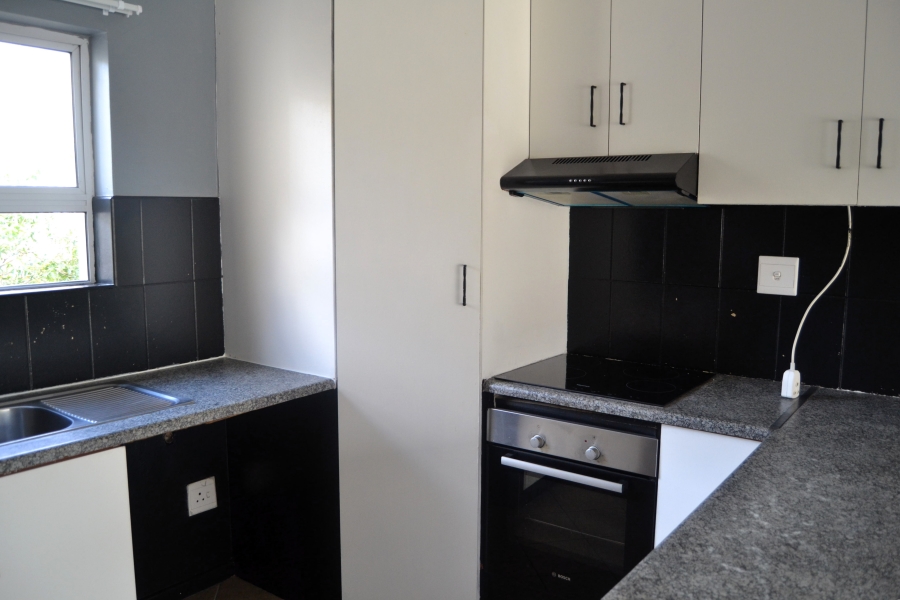 To Let 2 Bedroom Property for Rent in Whispering Pines Western Cape